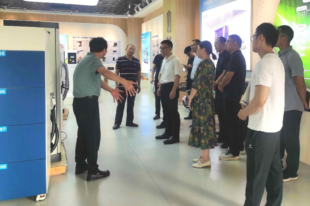 區(qū)委常委、常務(wù)副區(qū)長(zhǎng)張永杰蒞臨宏鑫達(dá)調(diào)研